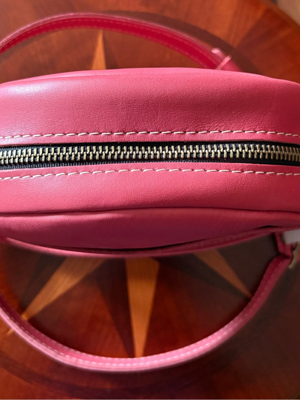 Portland Leather Tulip pink 9 inch Round Crossbody Bag - Picture 2 of 8